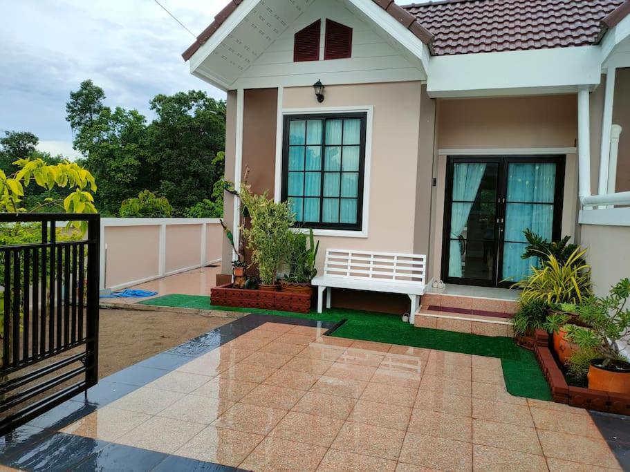 Vila โฮมสเตย์บ้านญาติมุกดาหาร